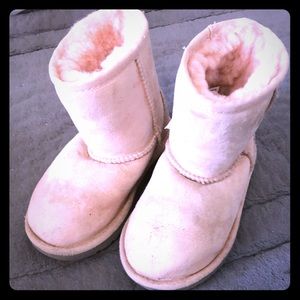 Pink girls Ugg